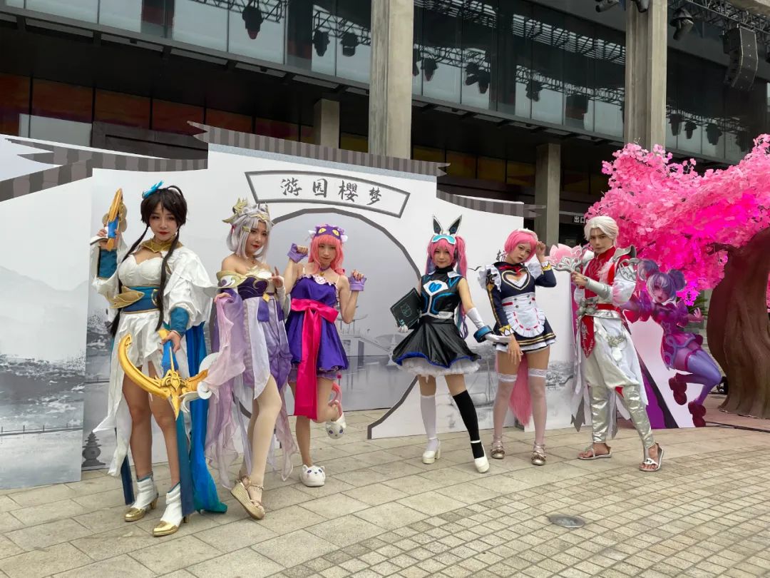 如何借助太阳马戏创排《X秀》IP,策划一场吸睛的公关活动?
